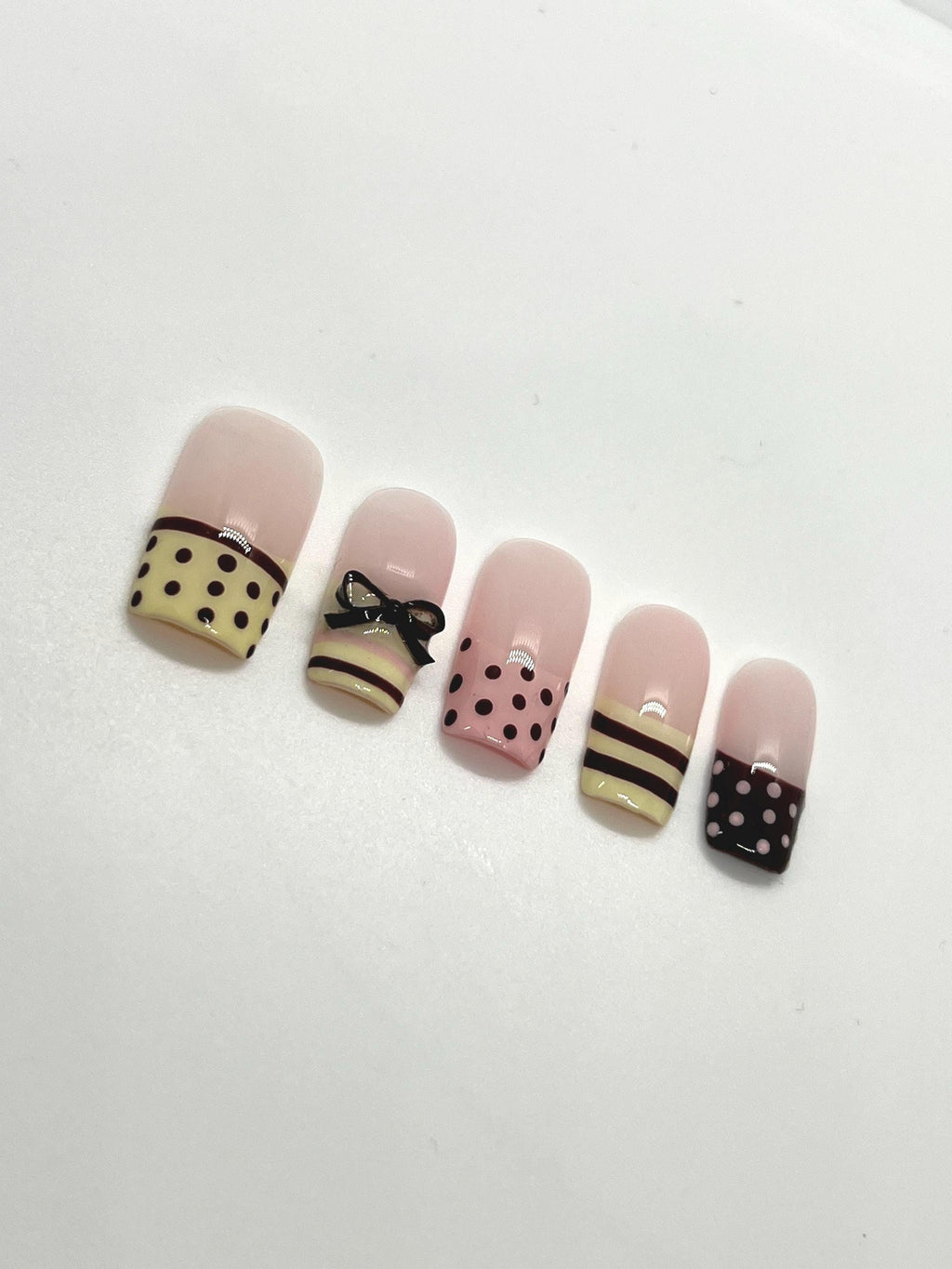 Neapolitan scoopHandmade press on nail set