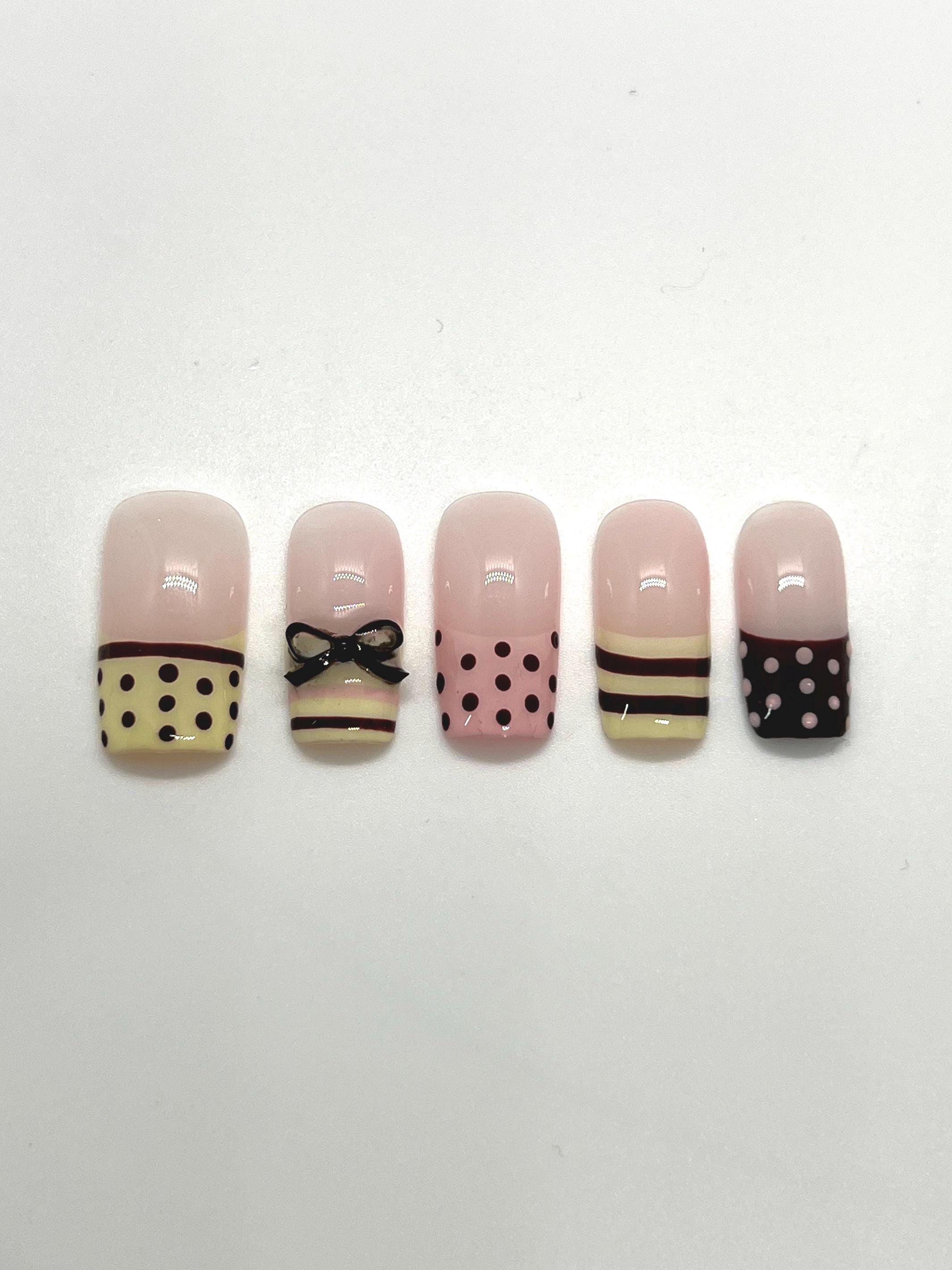 Neapolitan scoopHandmade press on nail set