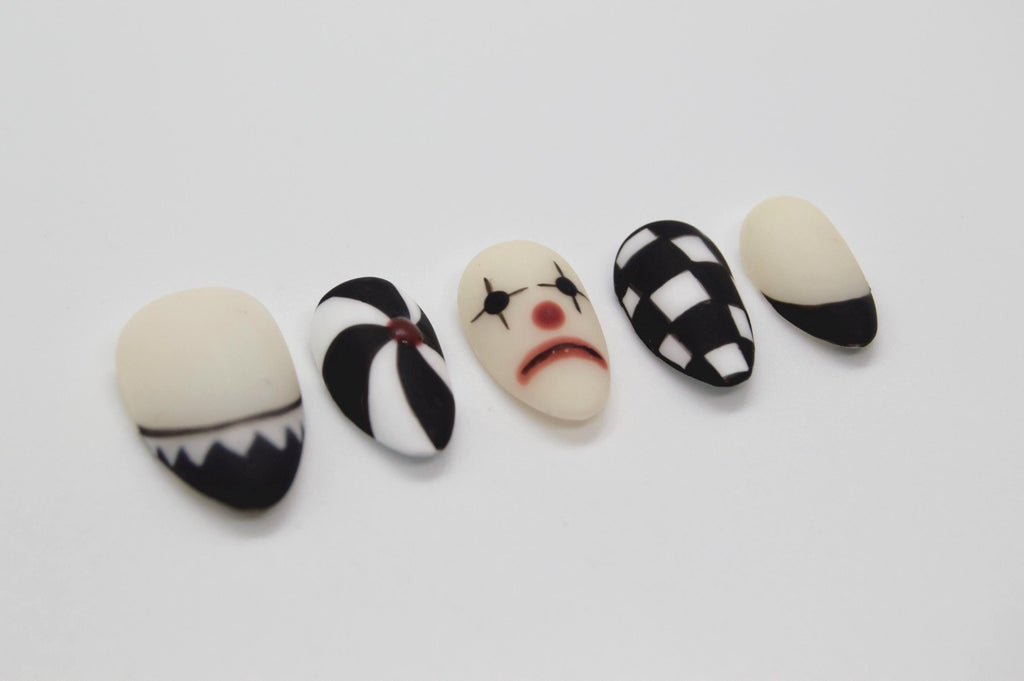 Harlequin Haunt – Gothic Clown Press-On Nails