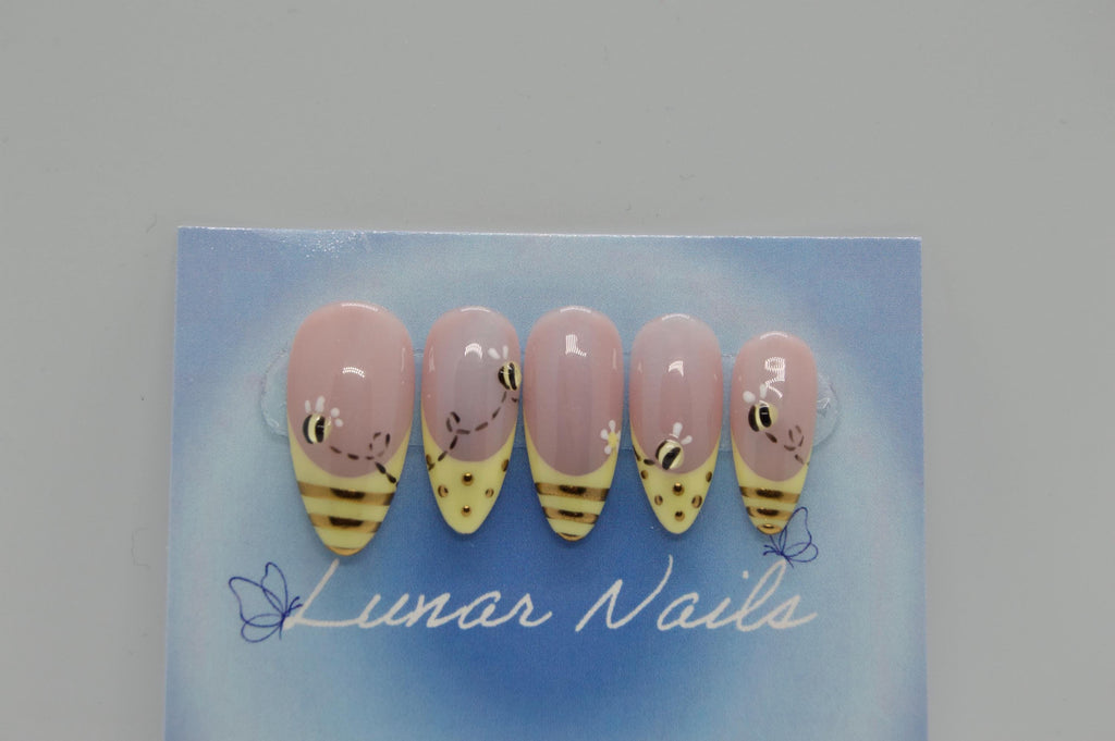 Yellow bumblebee press on nail