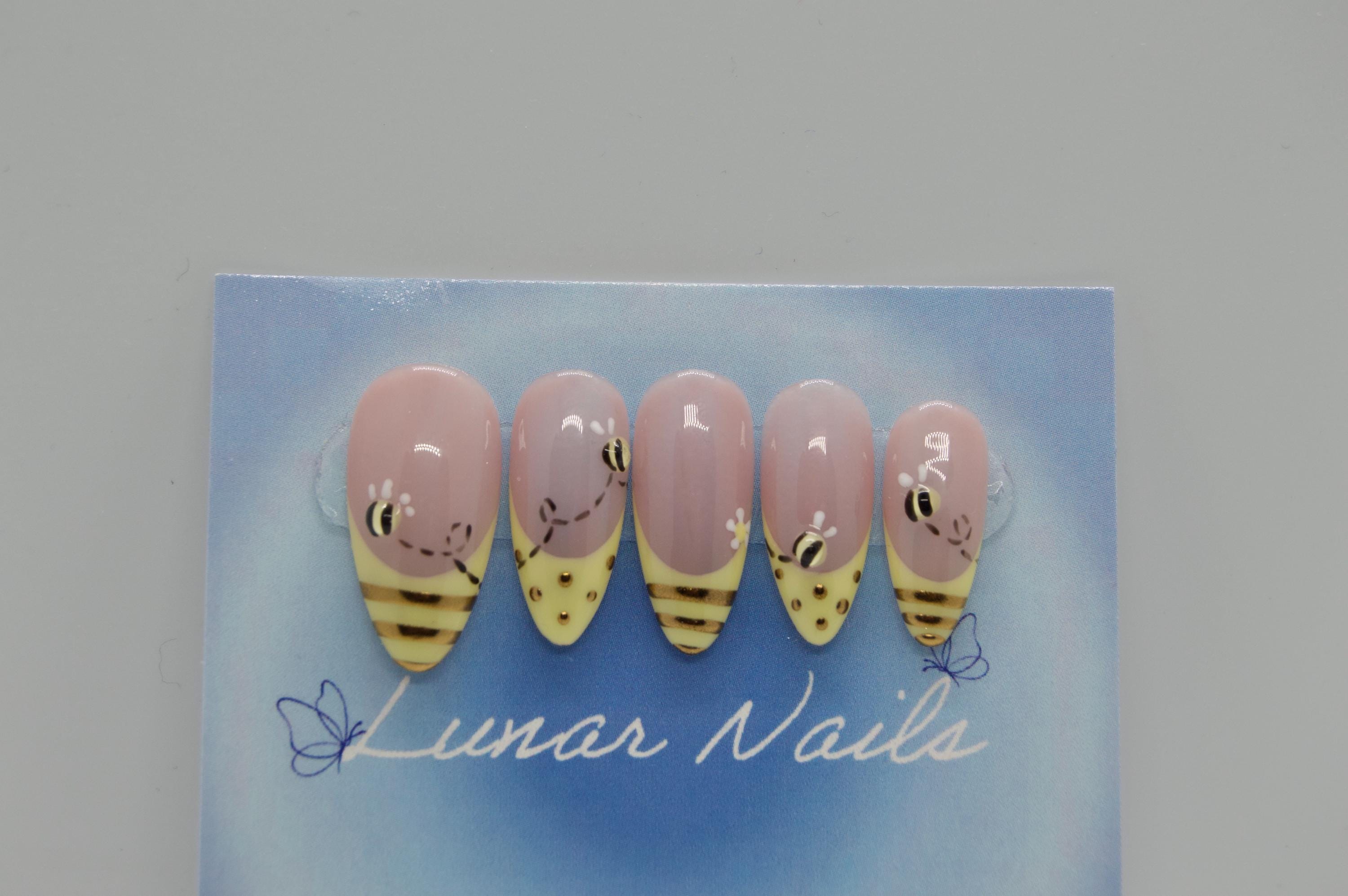 Yellow bumblebee press on nail