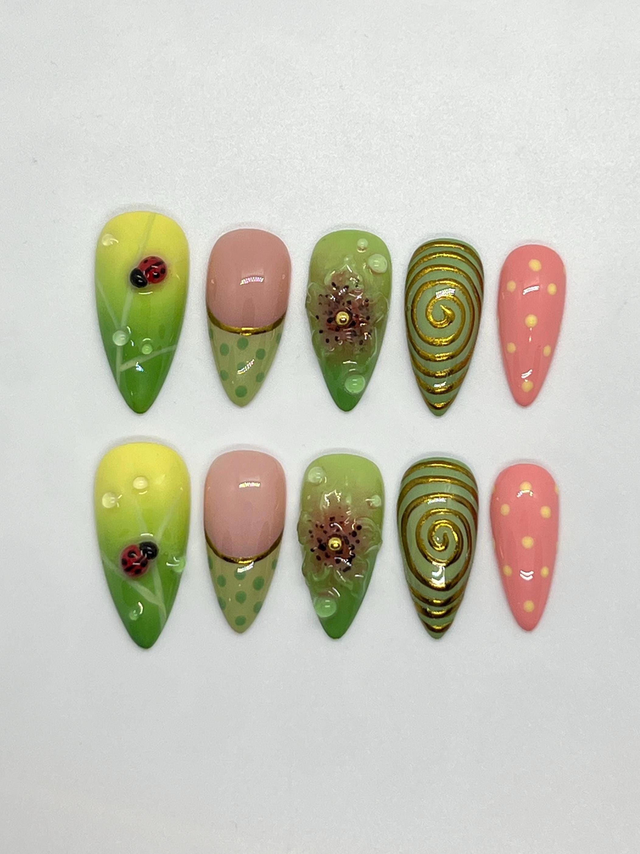 Ladybug press on nail set