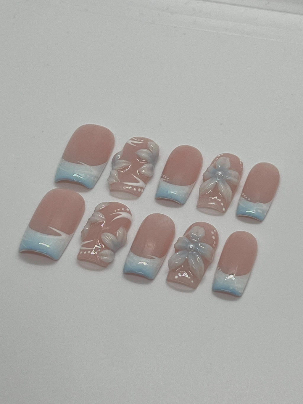 Baby blue press on nail set